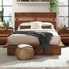 Load image into Gallery viewer, Winslow Queen &amp; E.King Bed
