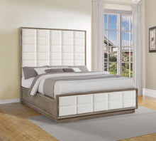Load image into Gallery viewer, Durango California King, Eatren King, &amp; Queen Bed
