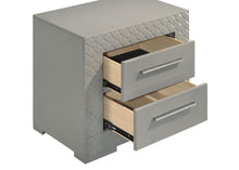 Load image into Gallery viewer, Ives 4 &amp; 5 Piece Bedroom Set E.king &amp; Queen White &amp; Grey
