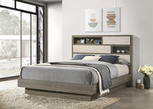 Load image into Gallery viewer, Fenwick California King, Eastren King, Queen Bed
