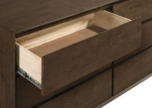 Load image into Gallery viewer, Glenwood 4 &amp; 5 Piece Bedroom Set Eastren king &amp; Queen
