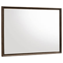 Load image into Gallery viewer, Glenwood 4 &amp; 5 Piece Bedroom Set Eastren king &amp; Queen
