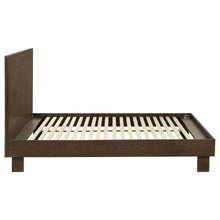 Load image into Gallery viewer, Glenwood Eastern King &amp; Queen Bed
