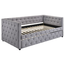 Load image into Gallery viewer, Mockern Daybed with Trundle
