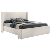 Load image into Gallery viewer, Alamosa Eastern King &amp; Queen Bed
