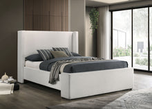 Load image into Gallery viewer, Alamosa Eastern King &amp; Queen Bed
