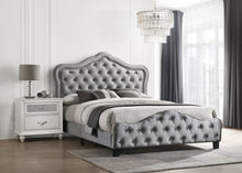 Load image into Gallery viewer, Bella Queen Beds
