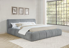 Load image into Gallery viewer, Wilshire Eastern King Bed
