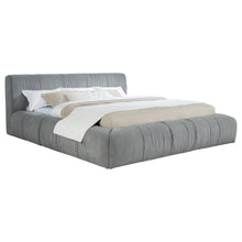 Load image into Gallery viewer, Wilshire Eastern King Bed
