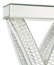 Load image into Gallery viewer, Dominick Table Lamp
