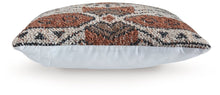 Load image into Gallery viewer, Kierenworth Pillow (Set of 4)
