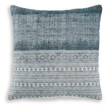 Load image into Gallery viewer, Harperville Pillow (Set of 4)
