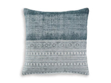 Load image into Gallery viewer, Harperville Pillow (Set of 4)

