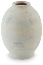 Load image into Gallery viewer, Clayson Vase image

