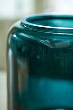 Load image into Gallery viewer, Inisland Vase
