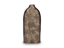 Load image into Gallery viewer, Wallmond Vase
