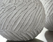 Load image into Gallery viewer, Shelvie Vase

