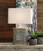 Load image into Gallery viewer, Deondra Table Lamp
