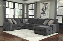 Load image into Gallery viewer, Tracling 3-Piece Sectional with Chaise
