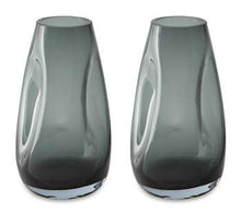 Load image into Gallery viewer, Beamund Vase (Set of 2)
