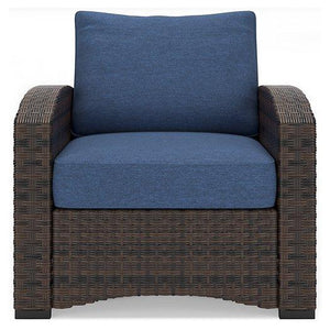 Windglow Outdoor Lounge Chair with Cushion