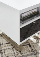 Load image into Gallery viewer, Gardoni Chairside End Table
