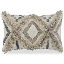 Load image into Gallery viewer, Liviah Pillow (Set of 4)
