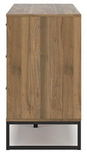 Load image into Gallery viewer, Deanlow Bedroom Package
