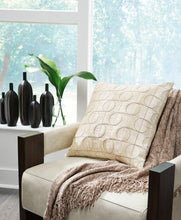 Load image into Gallery viewer, Kydner Pillow (Set of 4)
