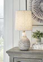 Load image into Gallery viewer, Aleela Table Lamp
