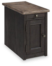 Load image into Gallery viewer, Tyler Creek End Table Set
