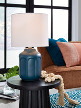 Load image into Gallery viewer, Gierburg Table Lamp
