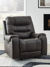 Load image into Gallery viewer, Femley Recliner
