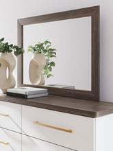 Load image into Gallery viewer, Kendanport Dresser and Mirror
