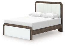Load image into Gallery viewer, Kendanport Upholstered Bed
