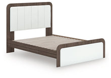 Load image into Gallery viewer, Kendanport Upholstered Bed
