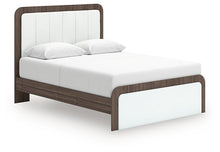 Load image into Gallery viewer, Kendanport Upholstered Bed
