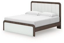 Load image into Gallery viewer, Kendanport Upholstered Bed
