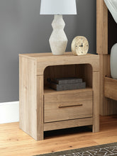 Load image into Gallery viewer, Kinlanni Bedroom Set
