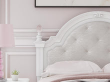 Load image into Gallery viewer, Kozlani Upholstered Bed
