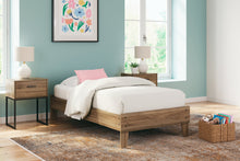 Load image into Gallery viewer, Deanlow Bed
