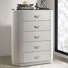 Load image into Gallery viewer, Aldgate Chest
