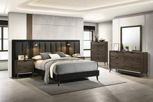 Load image into Gallery viewer, Chalfont Queen Wall Panels
