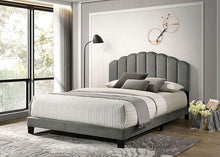 Load image into Gallery viewer, Christi Queen Bed
