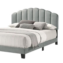 Load image into Gallery viewer, Christi Queen Bed
