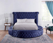 Load image into Gallery viewer, Delilah Cal.King &amp; E.King Bed
