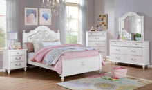 Load image into Gallery viewer, Belva Bed
