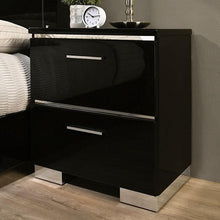 Load image into Gallery viewer, Carlie 4 &amp; 5 Piece Bed Set
