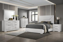 Load image into Gallery viewer, Whitby Bed
