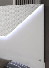 Load image into Gallery viewer, Whitby E.King &amp; Queen Bed
